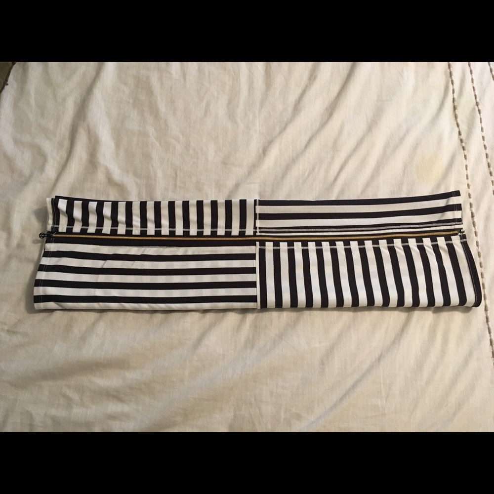 Lululemon Infinity scarf